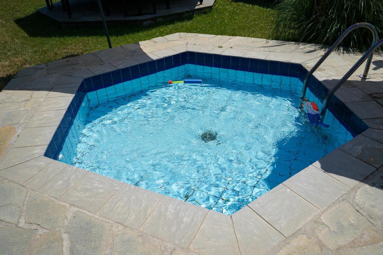 Irida Rooms 'N' Pool 파랄리아 판탈레이모노스 외부 사진