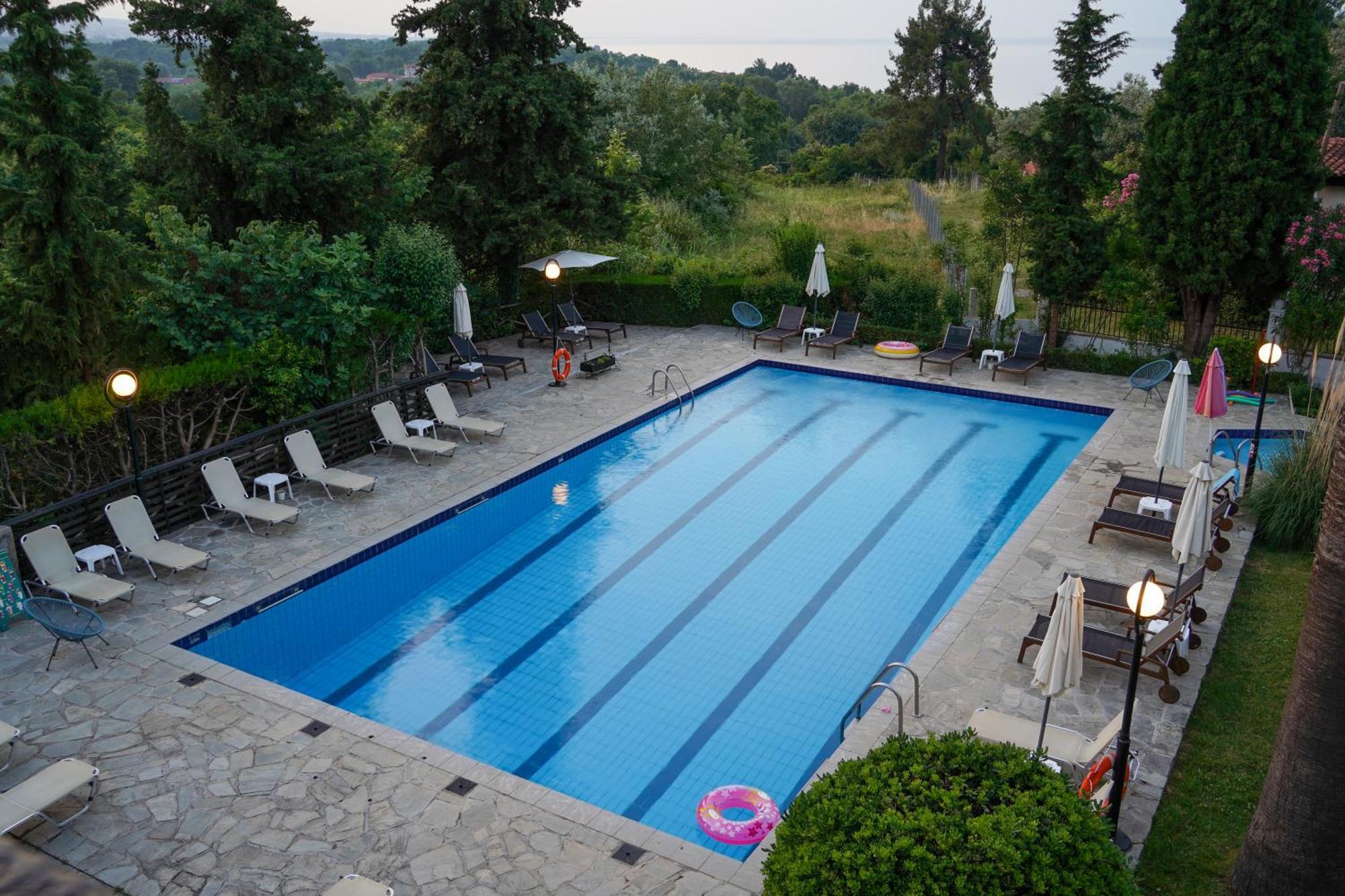 Irida Rooms 'N' Pool 파랄리아 판탈레이모노스 외부 사진